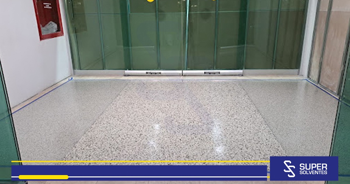 terrazo-epoxico-super-solventes-piso-mexico